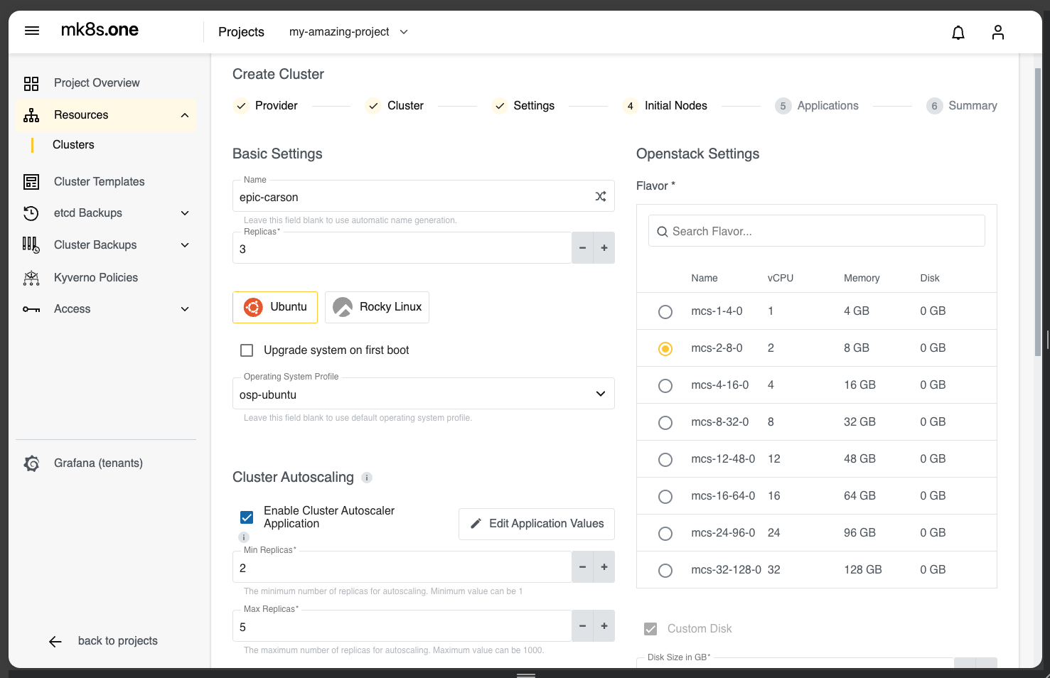 Screenshots einer Weboberfläche zur Cluster-Erstellung: linke Navigation, Wizard-Schritte, rechts Flavor-Liste.